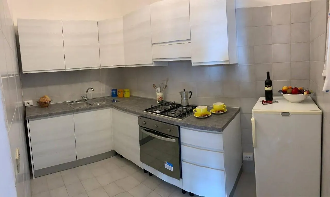 Casa Bruna, 3-Room Apartment With Private Garden Torri Del Benaco