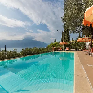 Wonderful View With Pool With Breakfast Gardasee Torri Del Benaco